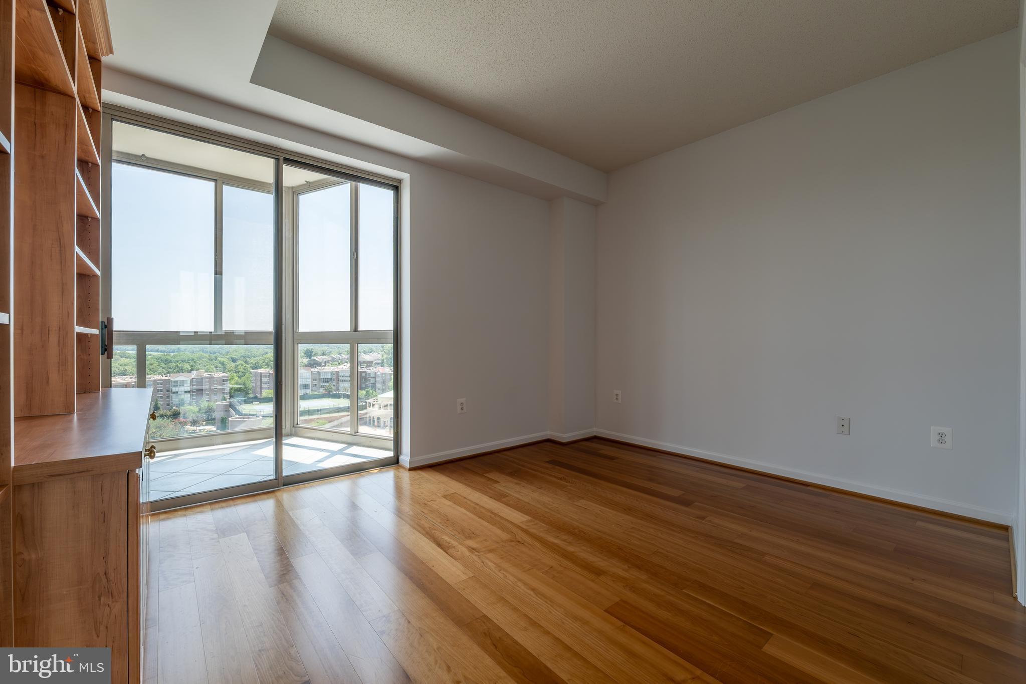 19355 Cypress Ridge Terrace, Unit 708 Leesburg, VA 20176 - Photo 11 of 36