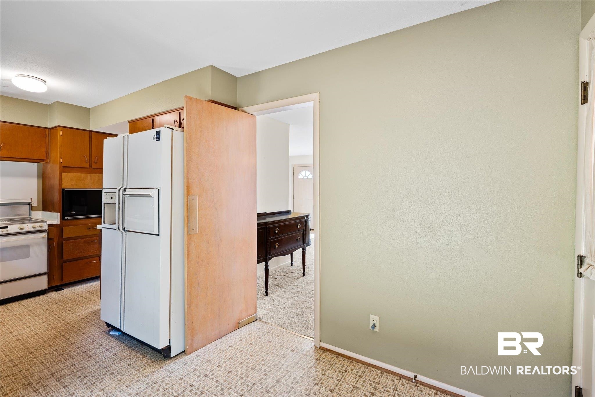 602 Markham Drive Mobile, AL 36609 - Photo 7 of 20 Kitchen featuring white appliances