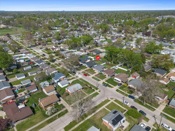 $210,000 | 473 Darwin Street, Westland, MI 48186