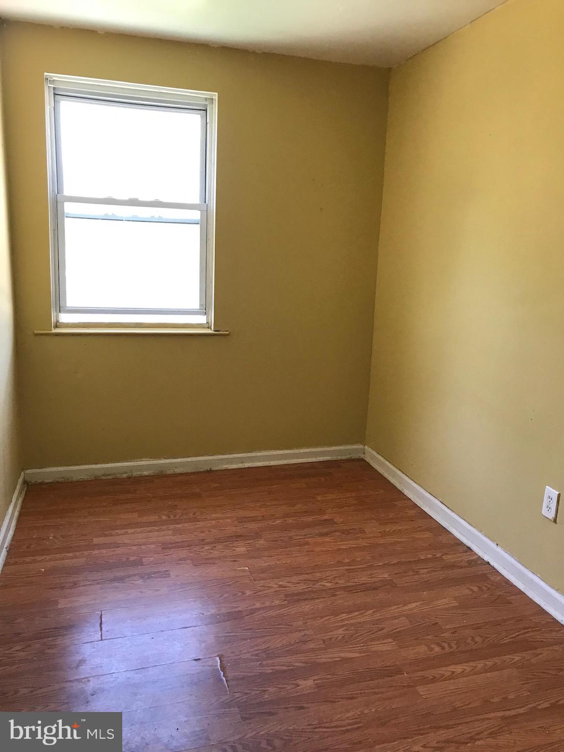 734 Roundview Road Baltimore, MD 21225 - Photo 21 of 22 3rd Bedroom