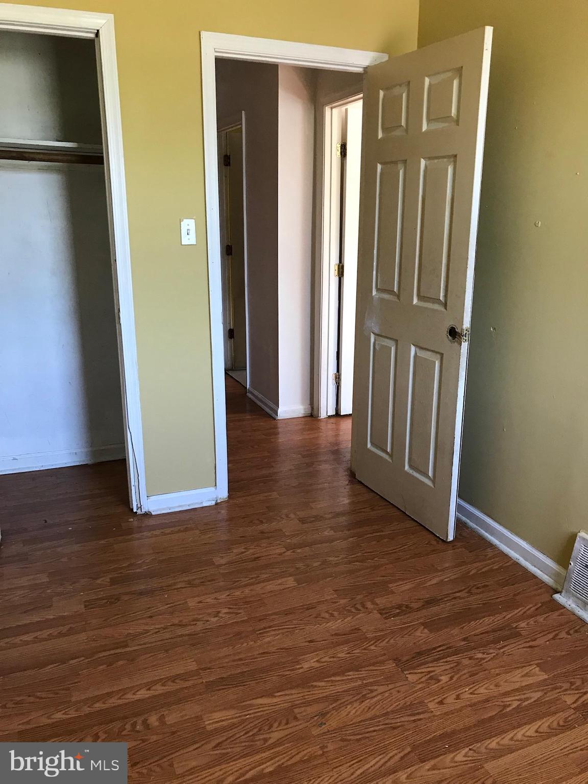 734 Roundview Road Baltimore, MD 21225 - Photo 22 of 22 3rd Bedroom