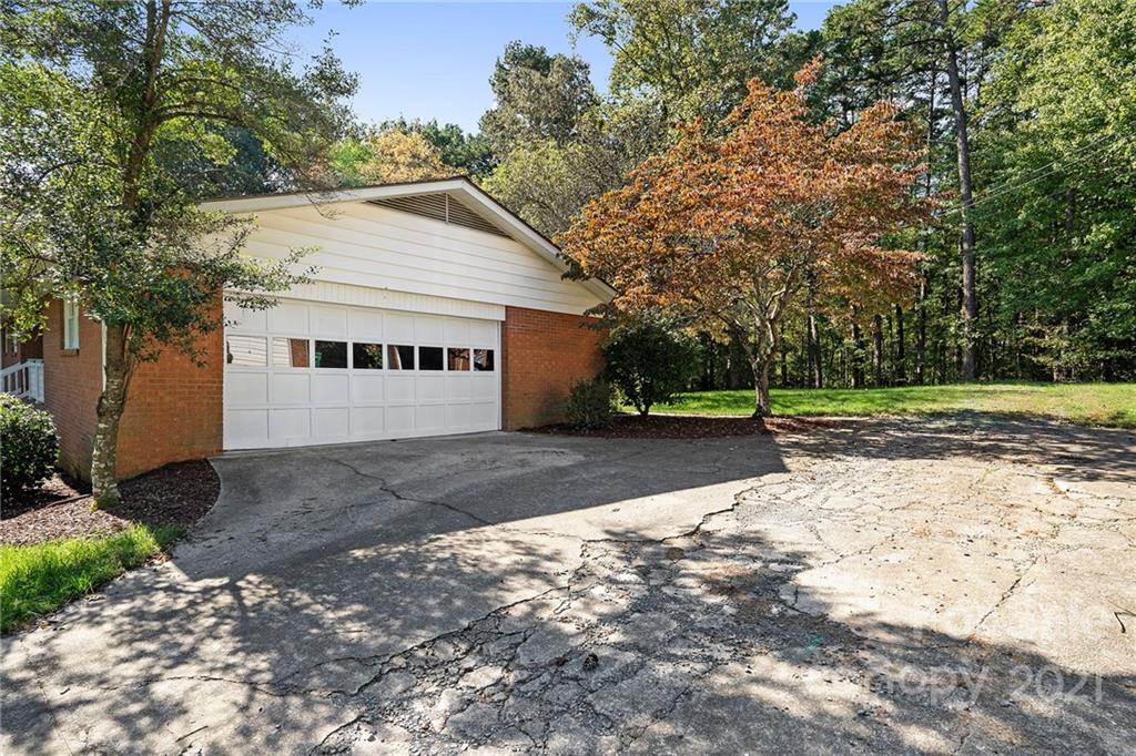 2207 Snuggs Park Road Albemarle, NC 28001 - Photo 3 of 30 Gallery Image 3