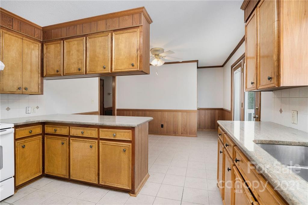 2207 Snuggs Park Road Albemarle, NC 28001 - Photo 9 of 30 Gallery Image 9