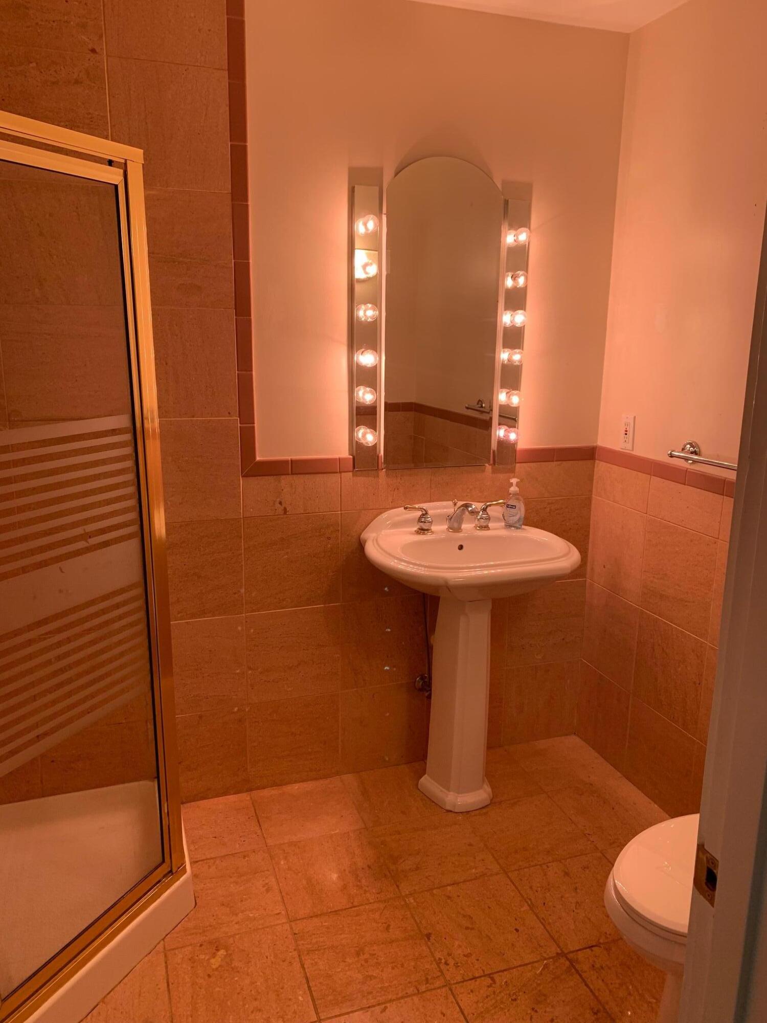795 Waterworks Road Danville, KY 40422 - Photo 22 of 33 795 Waterworks Master bath show