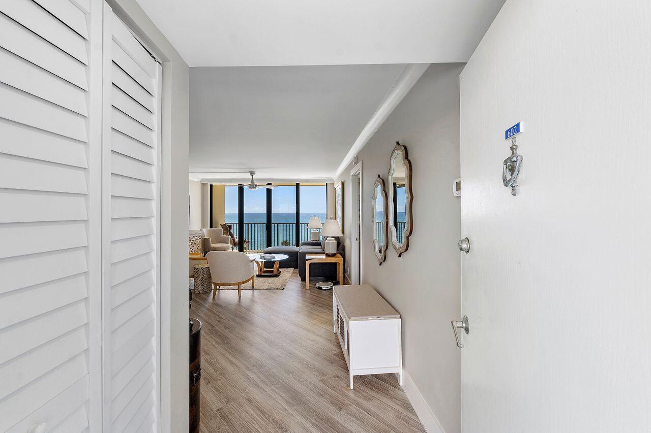 200 Ocean Trail Way, Unit 602 Jupiter, FL 33477 - Photo 15 of 50 a living room with furniture