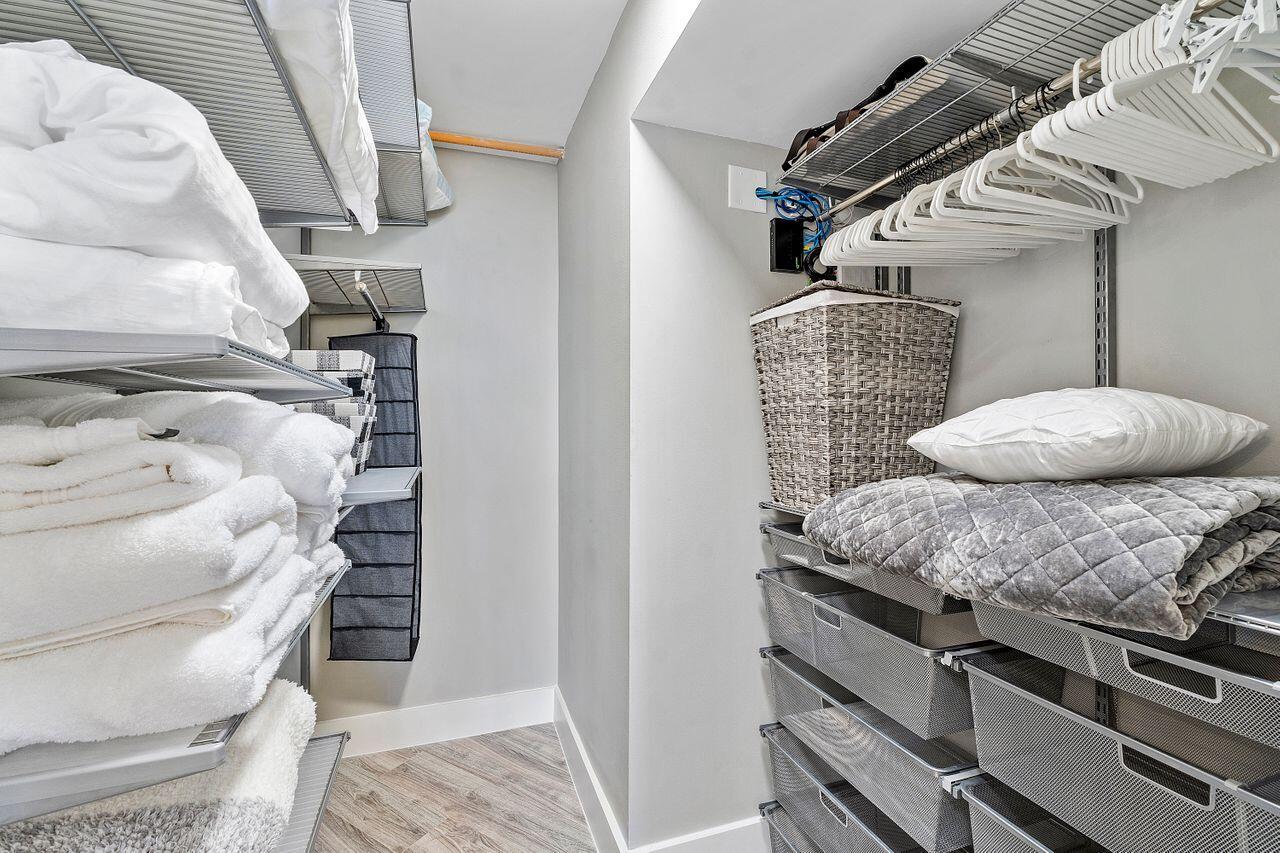 200 Ocean Trail Way, Unit 602 Jupiter, FL 33477 - Photo 24 of 50 a living room with furniture and a couch