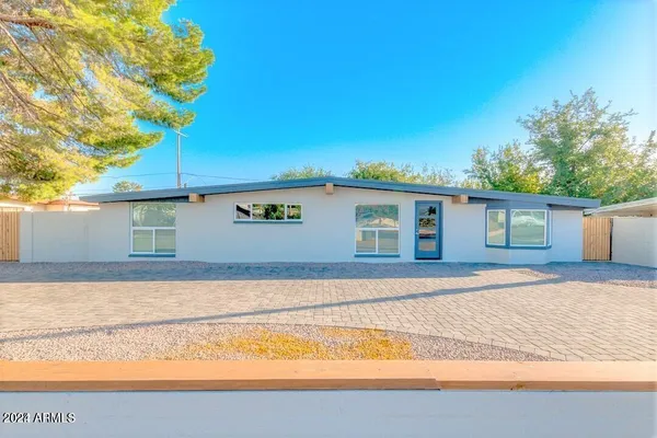 $2,200 | 1017 East Bethany Home Road, Phoenix, AZ 85014