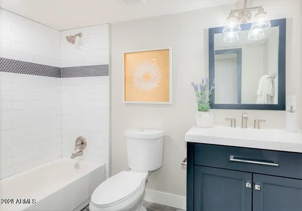 $2,200 | 1017 East Bethany Home Road, Phoenix, AZ 85014