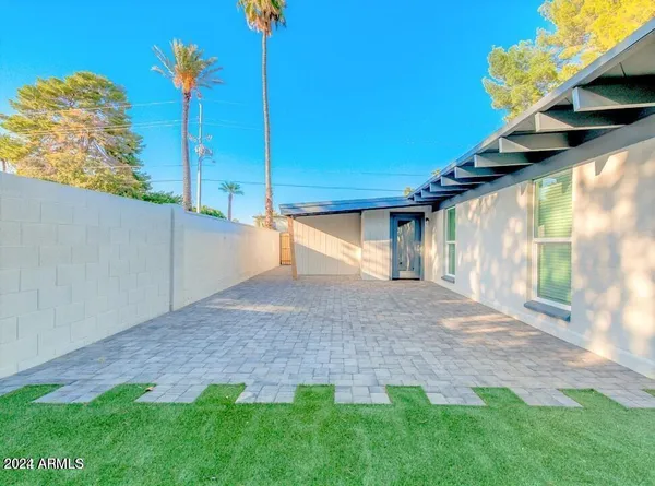 $2,200 | 1017 East Bethany Home Road, Phoenix, AZ 85014