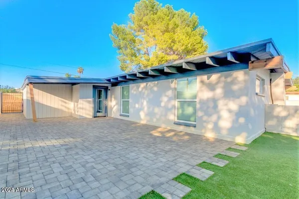 $2,200 | 1017 East Bethany Home Road, Phoenix, AZ 85014