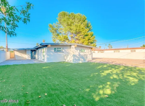 $2,200 | 1017 East Bethany Home Road, Phoenix, AZ 85014