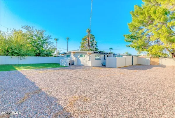 $2,200 | 1017 East Bethany Home Road, Phoenix, AZ 85014