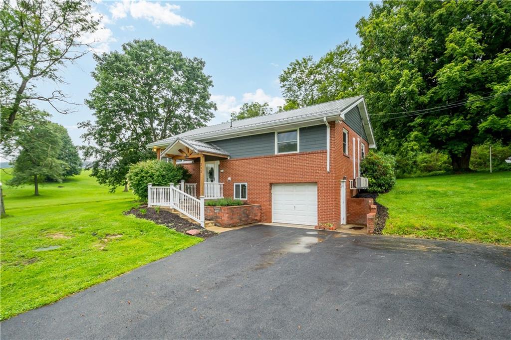 212 Brownlee Road Eighty Four, PA 15330 - Photo 4 of 34 Gallery Image 4