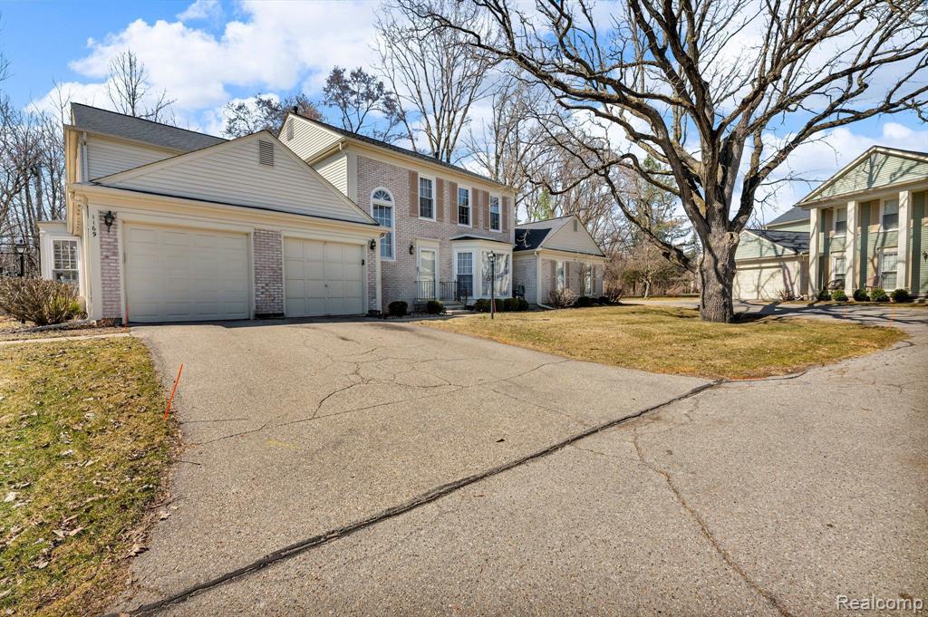 1167 Pine Ridge Court Rochester Hills, MI 48306 - Photo 2 of 33