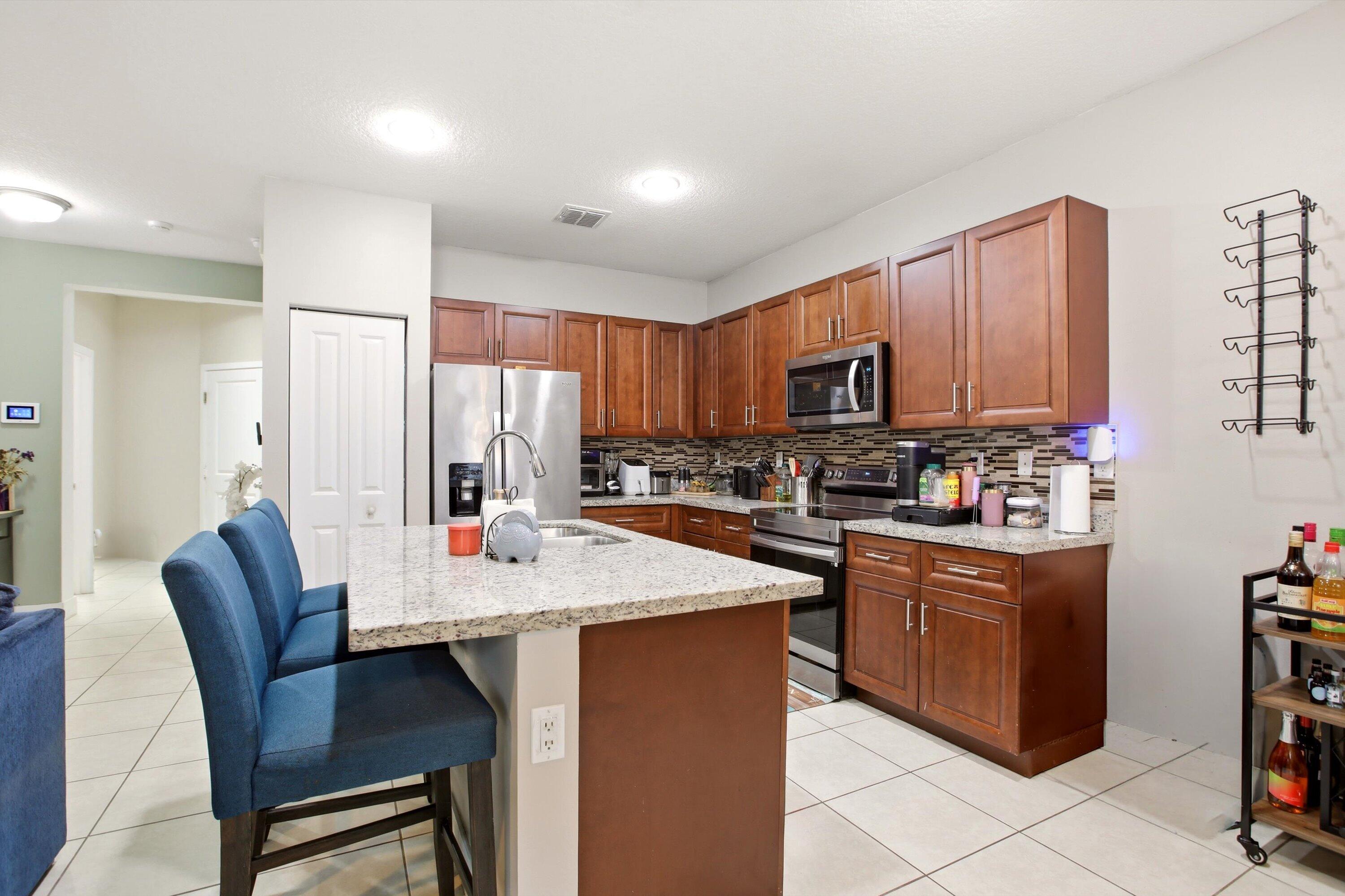 6026 Pine Tree Way, Unit 6026 Riviera Beach, FL 33410 - Photo 8 of 31 09-Property Photo 009