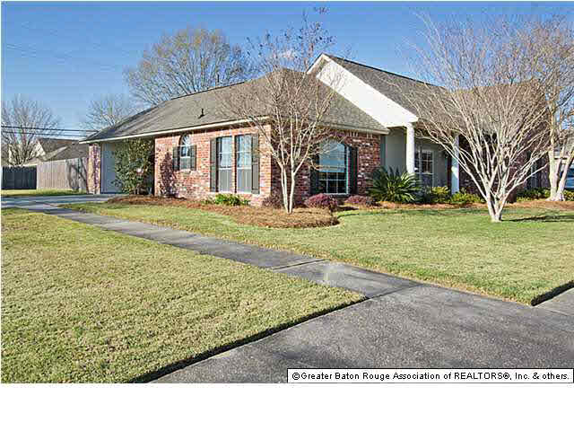 17511 Beckfield Avenue Baton Rouge, LA 70817 - Photo 3 of 12 Gallery Image 3