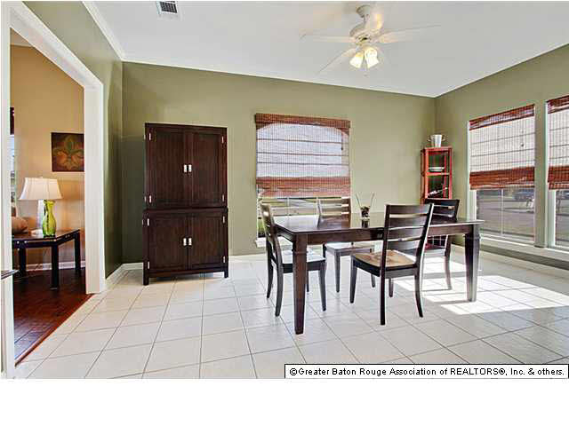 17511 Beckfield Avenue Baton Rouge, LA 70817 - Photo 5 of 12 Gallery Image 5