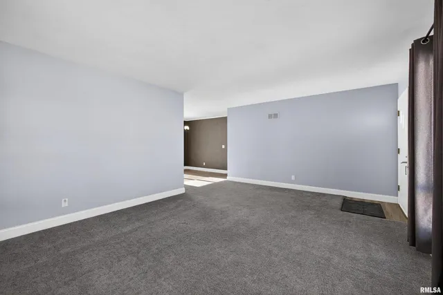 $157,500 | 809 Cimarron Drive, Davenport, IA 52804