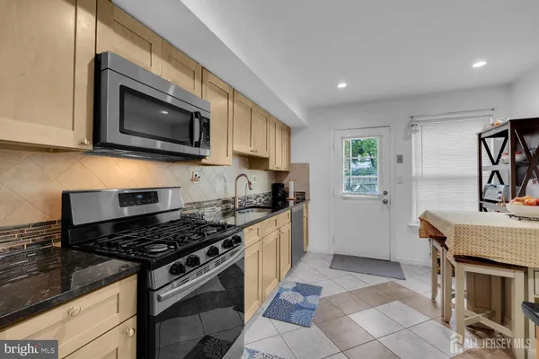$2,900 | 5 Pond View Drive, Plainsboro, NJ 08536