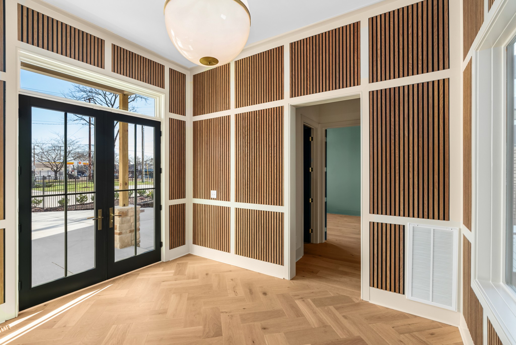 2306 Riverside Drive Nashville, TN 37216 - Photo 2 of 11