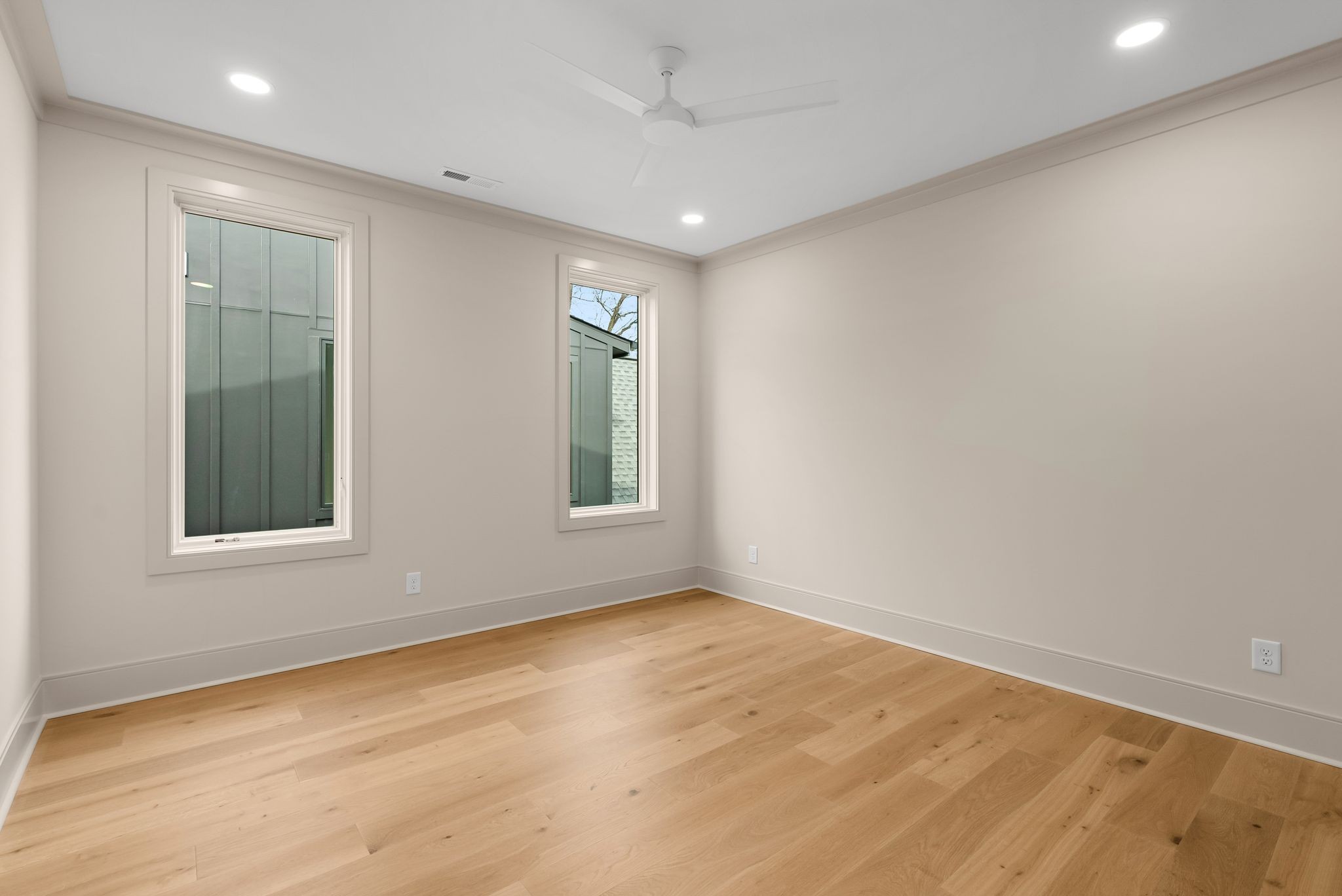 2306 Riverside Drive Nashville, TN 37216 - Photo 36 of 44 an empty room with windows