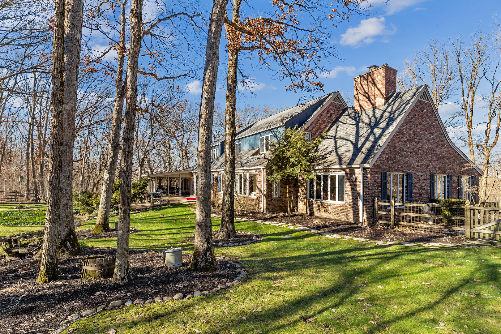 43 Ramsgate Drive Palos Park, IL 60464 - Photo 16 of 50 a front view of a house with a yard