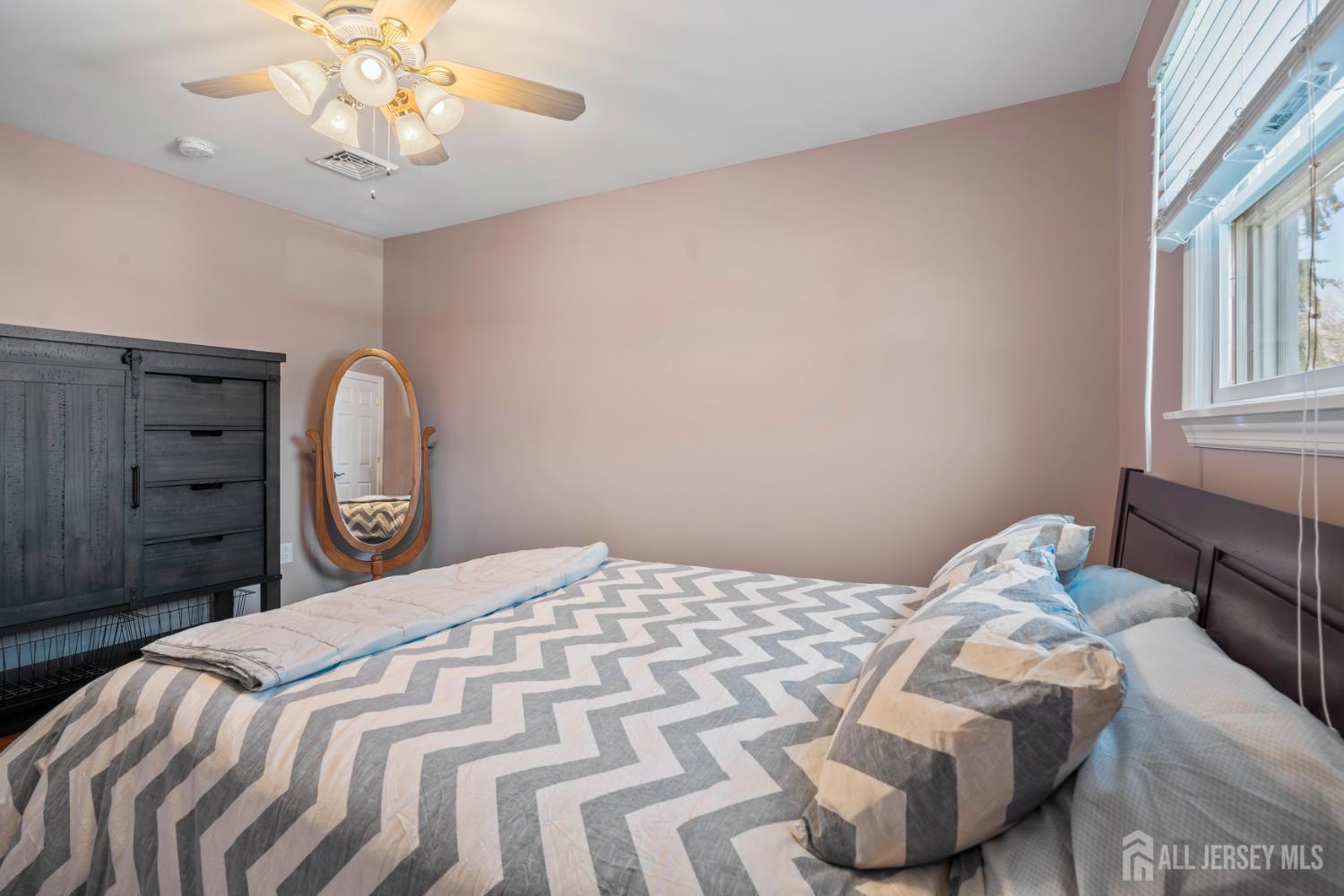 37 Winton Road East Brunswick, NJ 08816 - Photo 18 of 34