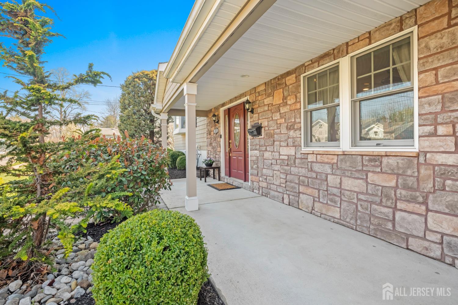 37 Winton Road East Brunswick, NJ 08816 - Photo 3 of 34