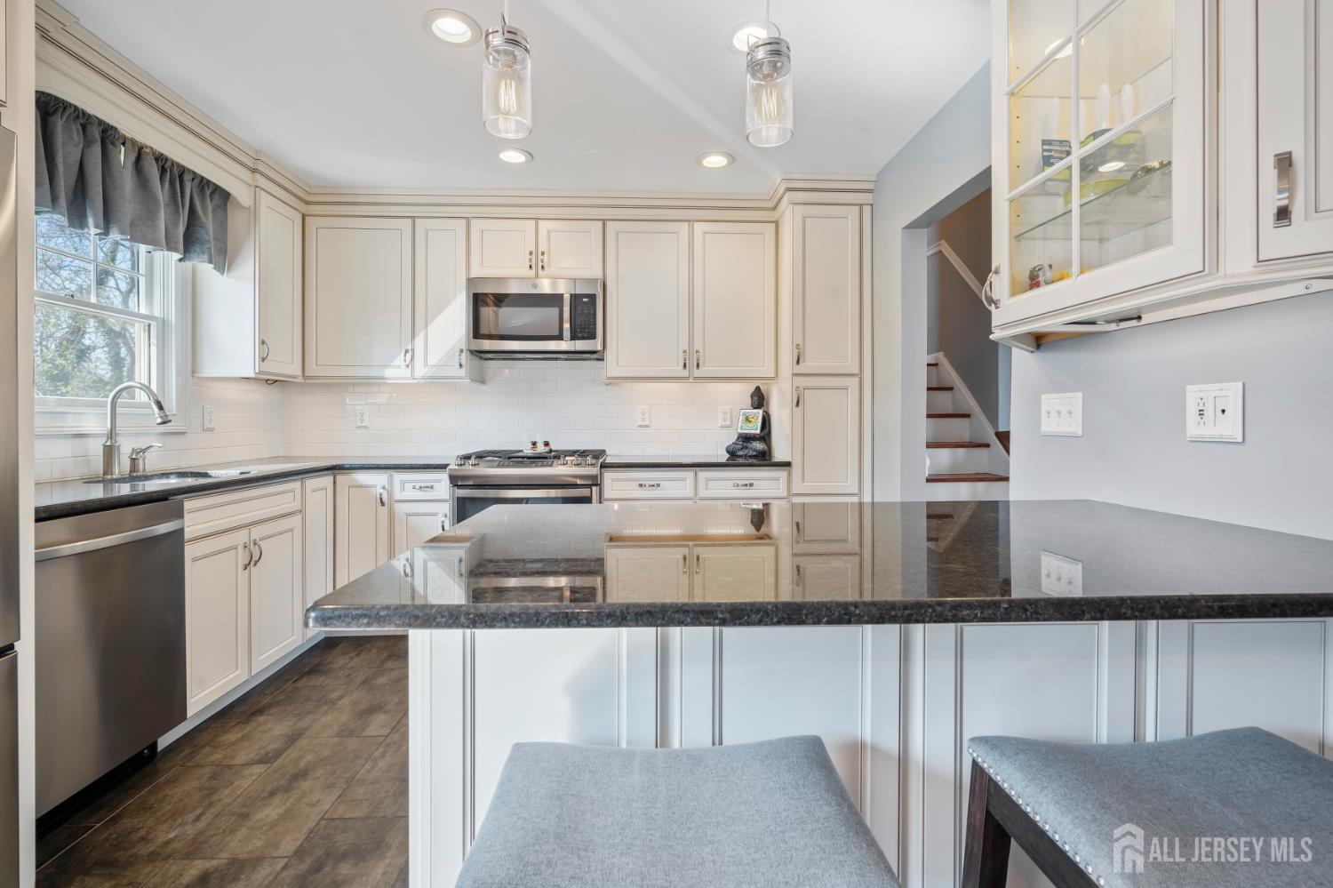 37 Winton Road East Brunswick, NJ 08816 - Photo 9 of 34