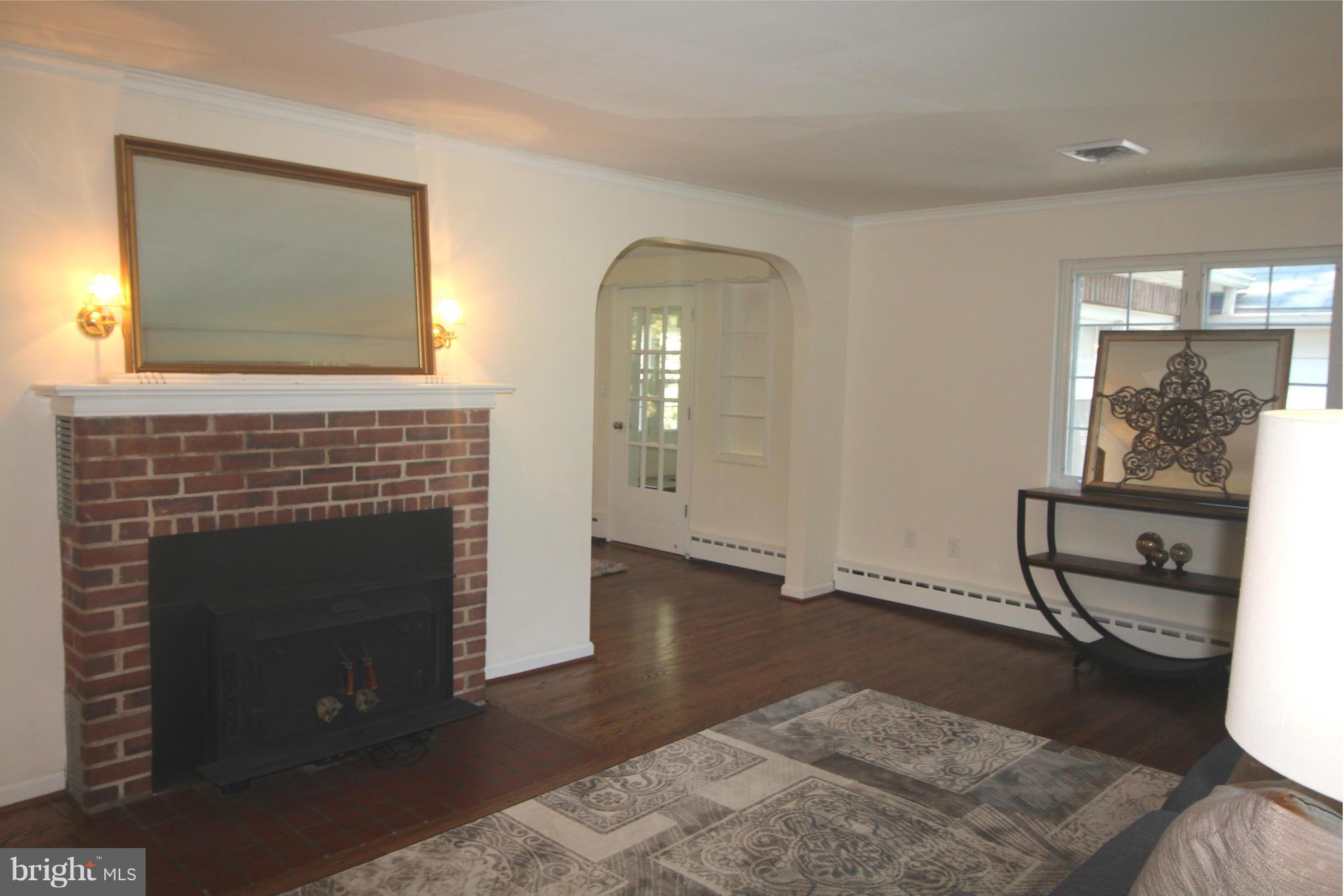 3716 Nalls Road Alexandria, VA 22309 - Photo 4 of 17 Living Room