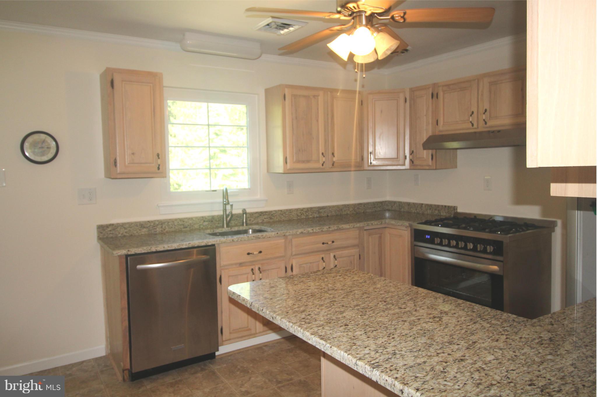 3716 Nalls Road Alexandria, VA 22309 - Photo 7 of 17 Kitchen