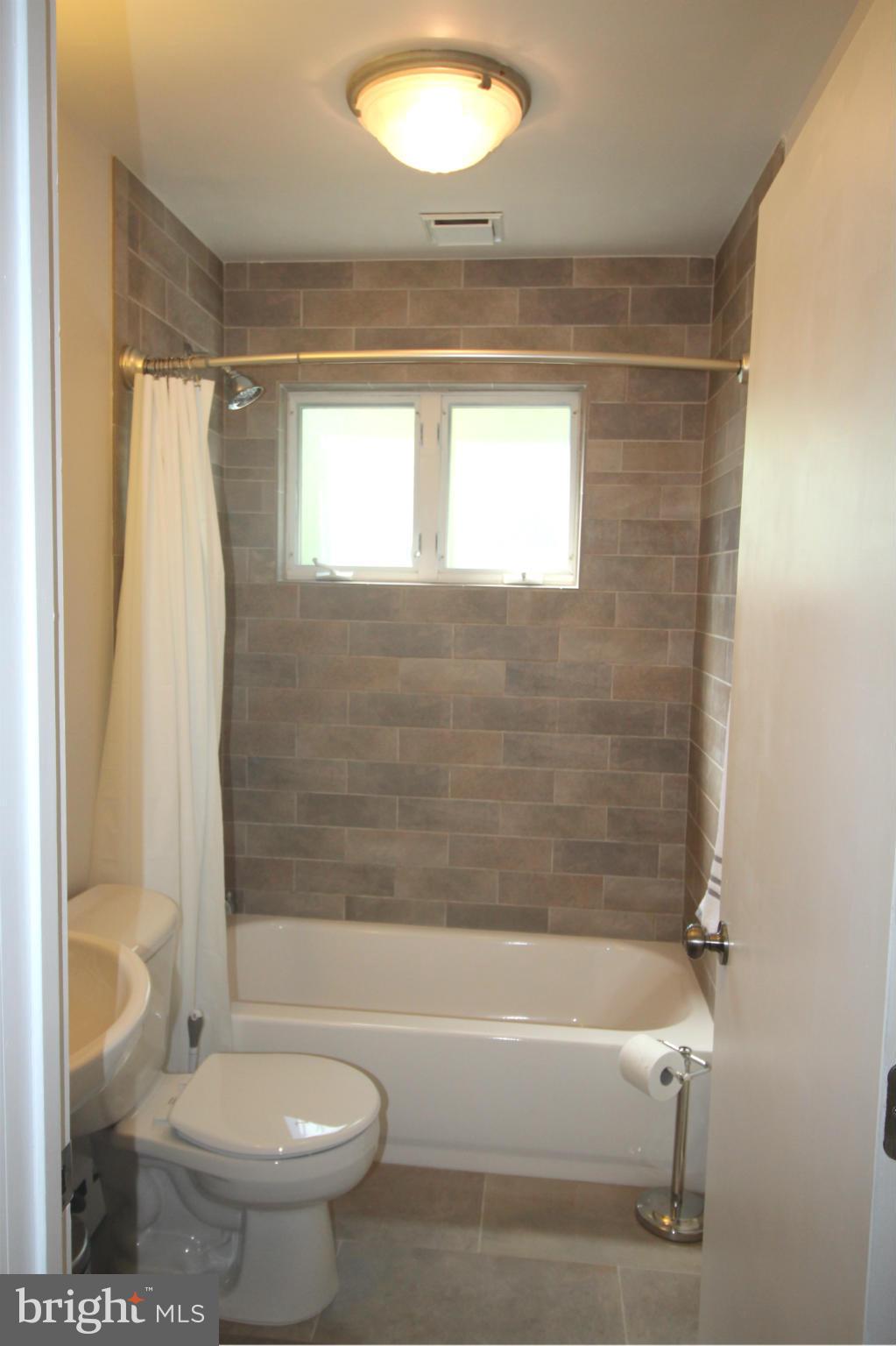 3716 Nalls Road Alexandria, VA 22309 - Photo 10 of 17 Bath (Master)
