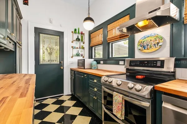 $1,249,500 | 2326 2nd Avenue East, Bradenton, FL 34208