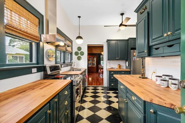 $1,249,500 | 2326 2nd Avenue East, Bradenton, FL 34208