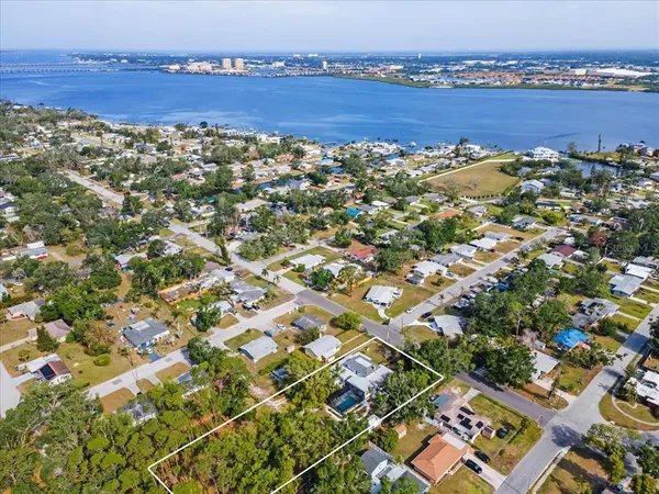 $1,249,500 | 2326 2nd Avenue East, Bradenton, FL 34208
