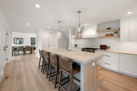 $4,795,000 | 702 David Whites Lane, Southampton, NY 11968