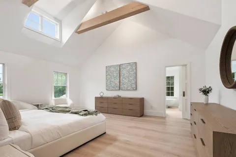 $4,795,000 | 702 David Whites Lane, Southampton, NY 11968