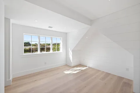 $4,795,000 | 702 David Whites Lane, Southampton, NY 11968