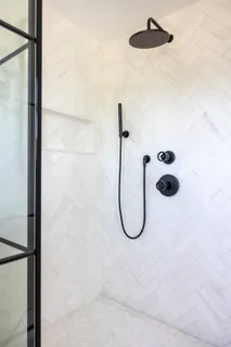 $4,795,000 | 702 David Whites Lane, Southampton, NY 11968