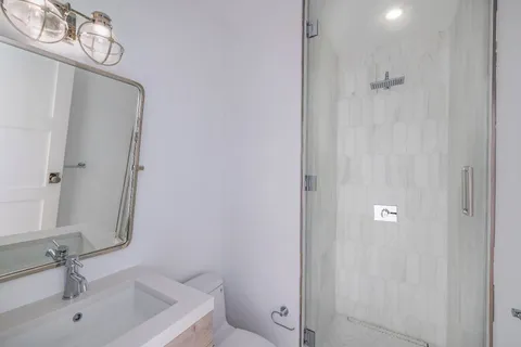 $4,795,000 | 702 David Whites Lane, Southampton, NY 11968