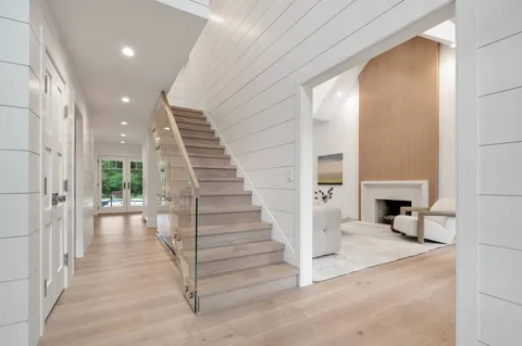 $4,795,000 | 702 David Whites Lane, Southampton, NY 11968