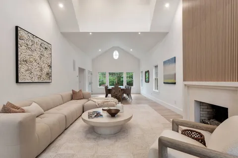 $4,795,000 | 702 David Whites Lane, Southampton, NY 11968