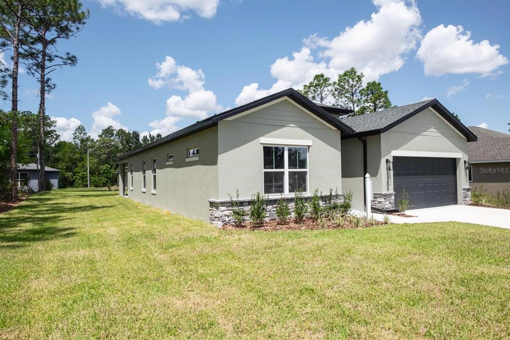 2424 Southwest 159th Lane Ocala, FL 34473 - Photo 2 of 37