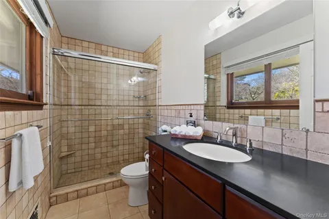 $1,600,000 | 7 Dogwood Lane, Irvington, NY 10533