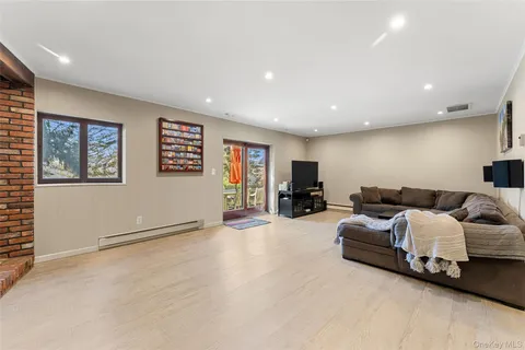 $1,600,000 | 7 Dogwood Lane, Irvington, NY 10533