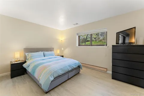 $1,600,000 | 7 Dogwood Lane, Irvington, NY 10533