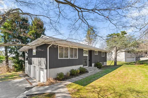 $1,600,000 | 7 Dogwood Lane, Irvington, NY 10533