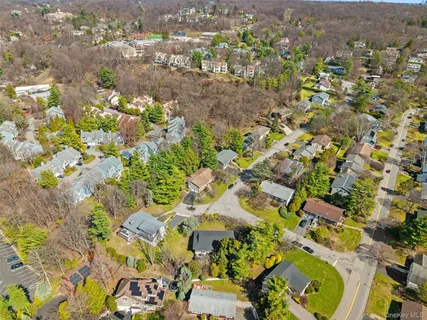 $1,600,000 | 7 Dogwood Lane, Irvington, NY 10533