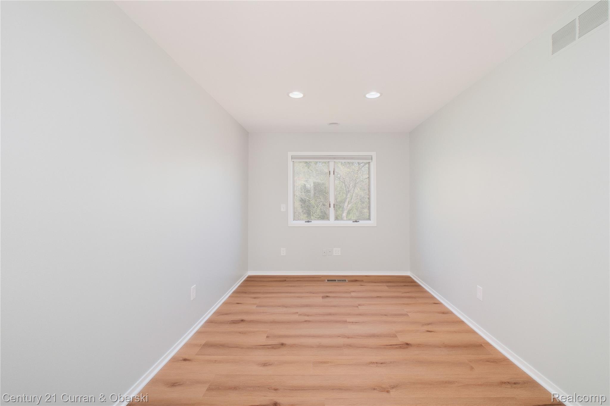 1083 North Livernois Road Rochester, MI 48306 - Photo 6 of 64