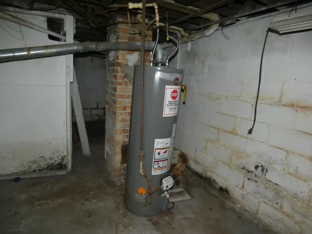 $69,900 | 864 Highland Avenue, Benton Harbor, MI 49022